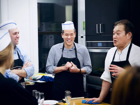 Selfup Sushi Class | Chef explaining students